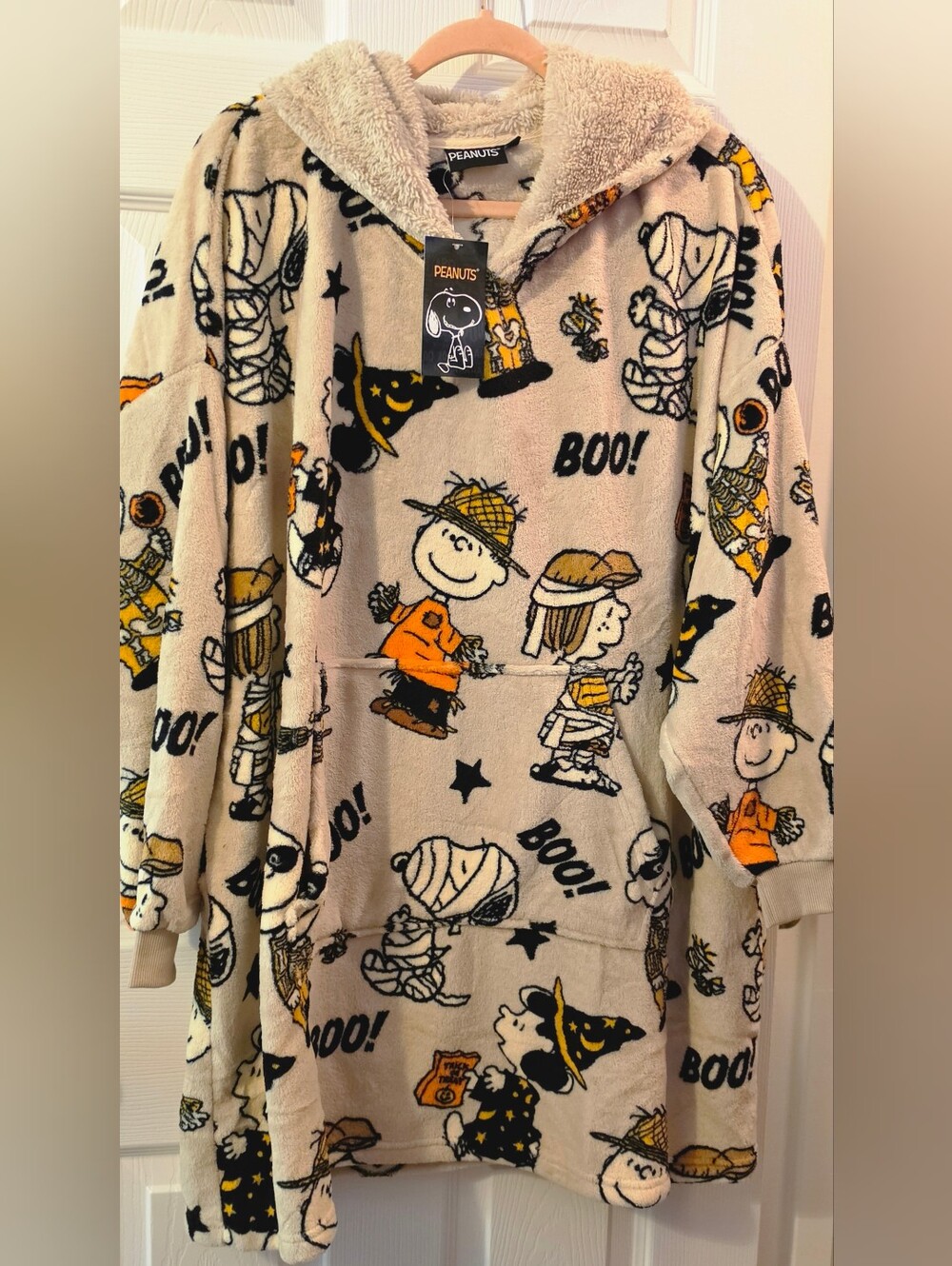 Peanuts Blanket Hoodie - Snoopy Wearable Blanket Charlie Brown